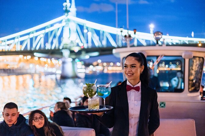 Budapest River Cruise with 1 Free Tokaj Frizzante and Audio Guide - Chain Bridge and Gellért Hill at the center of the ride