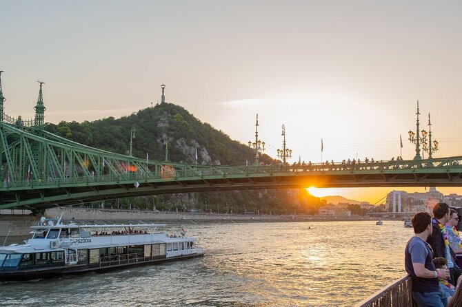 Budapest Sip and Sail Danube Cruise with Unlimited Prosecco - How crowded can it get?
