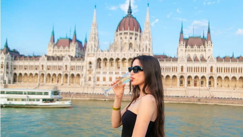 Budapest: Sip and Sail River Cruise with Unlimited Prosecco - What happens once MS Stadt Wien leaves the dock
