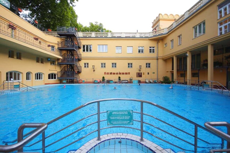 Budapest Super Saver: Spa, Basilica Tour, and Danube Cruise - Key points to know before booking