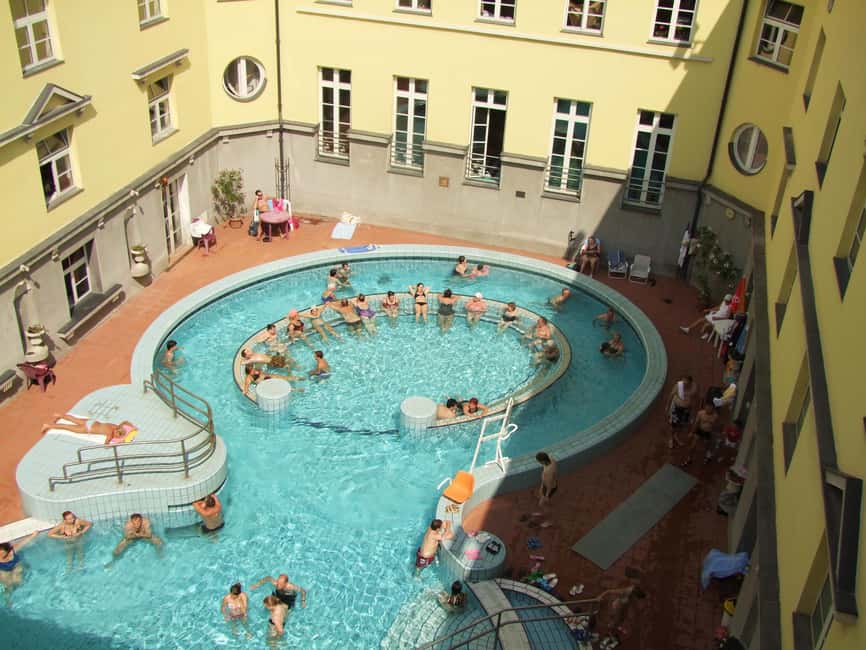 Budapest Super Saver: Spa, Basilica Tour, and Danube Cruise - The 4 PM tour inside St. Stephen’s Basilica