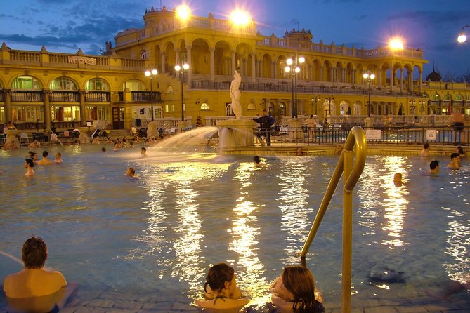 Budapest Széchenyi Spa with Danube Cruise and Optional Dinner - Getting from the spa to the Danube dock