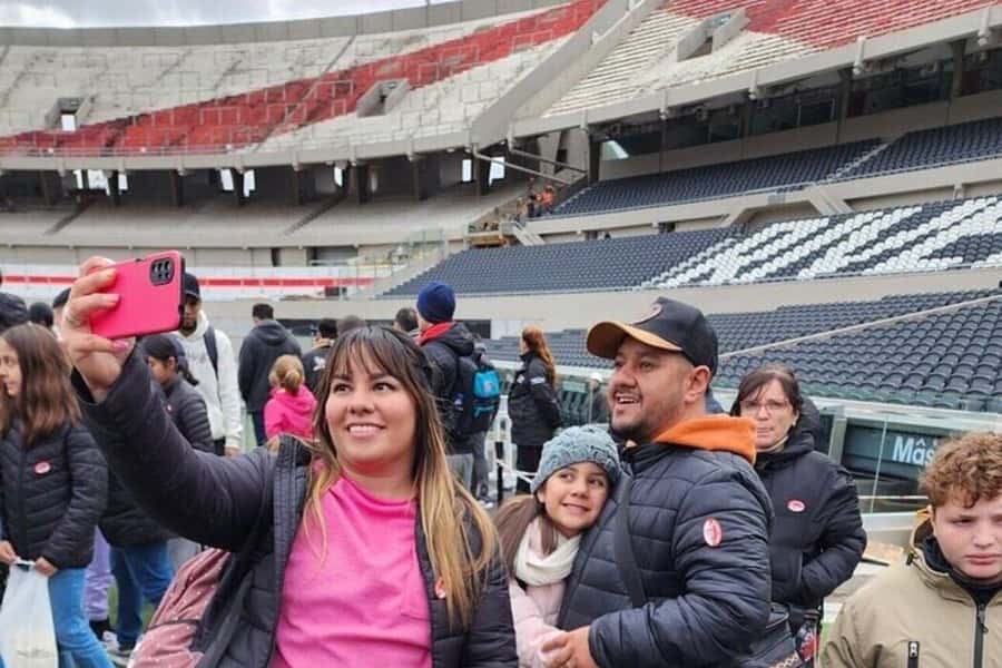 Buenos Aires: River Plate and Boca Juniors Museum Tour - Why Boca and River matter in Buenos Aires