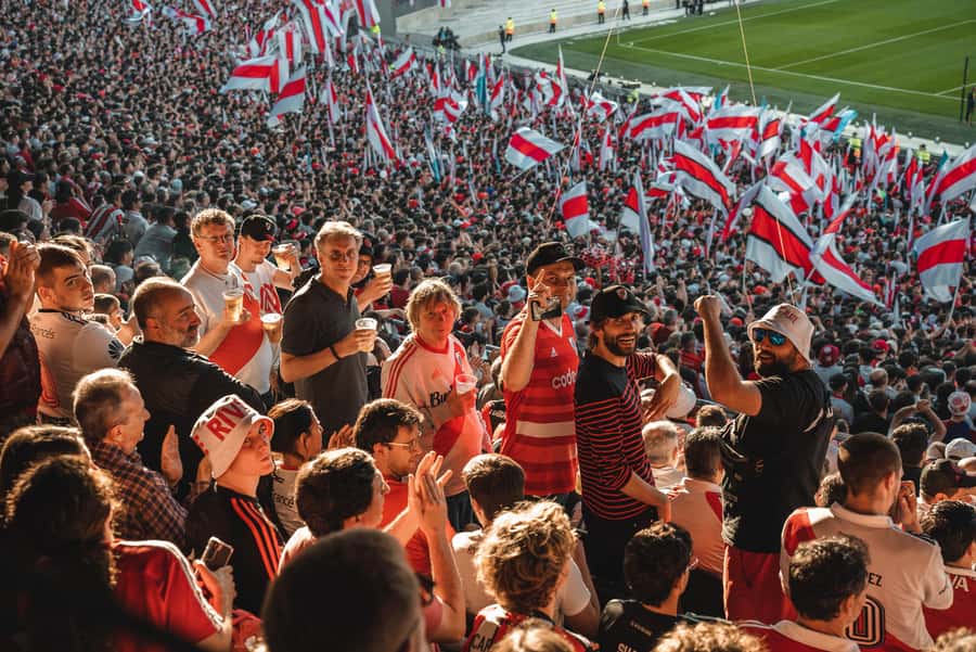 Buenos Aires: See a River Plate game with transport & local - Meeting your host in Buenos Aires