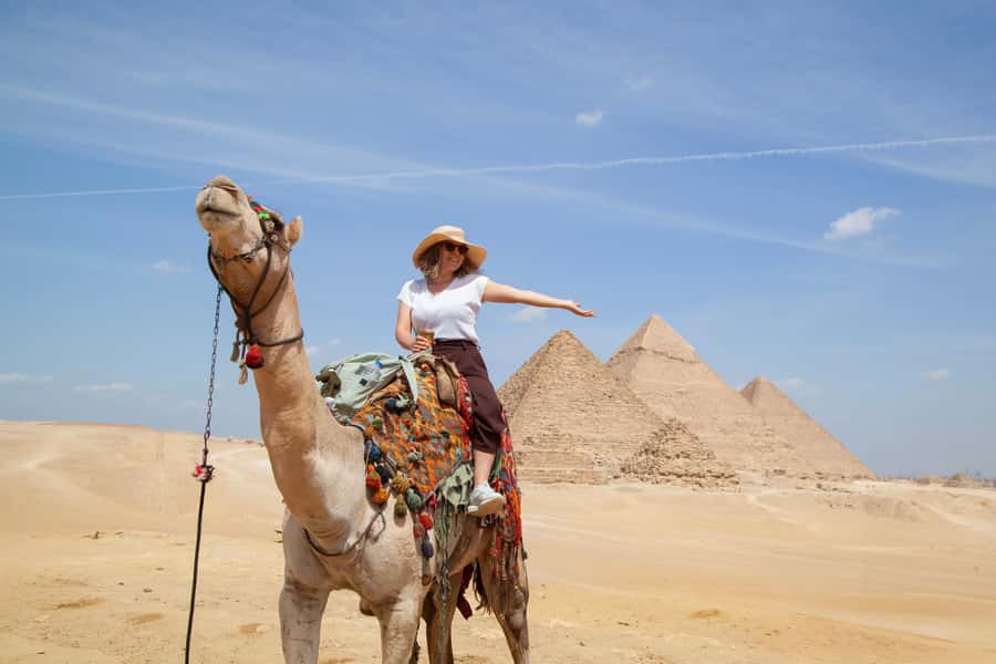 Cairo: All-Inclusive 6-Day Egypt Highlights & Nile Cruise - Day 1: Giza’s pyramids and Cairo’s Egyptian Museum
