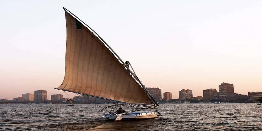 Cairo: Felucca ride on The Nile River with Meals - The river views and changing light