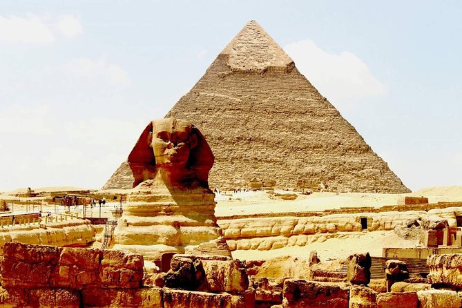 Cairo layover Tour to Giza Pyramids and Felucca Ride on Nile from Cairo airport - Khafre, Menkaure, and the Sphinx