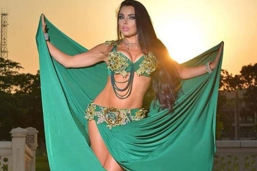 Cairo: Nile Dinner Cruise with Belly Dancer Show and Music - Egyptian buffet dinner and what to expect