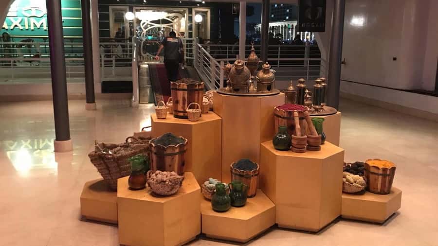 Cairo: Nile Maxim Luxurious Dinner Cruise with Dance Show - What the $100 price really covers