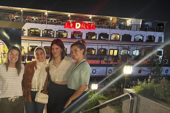 Cairo's Nile Cruise entertainment belly dancer&Tanora show&Dinner - Music first: Western and Eastern bands