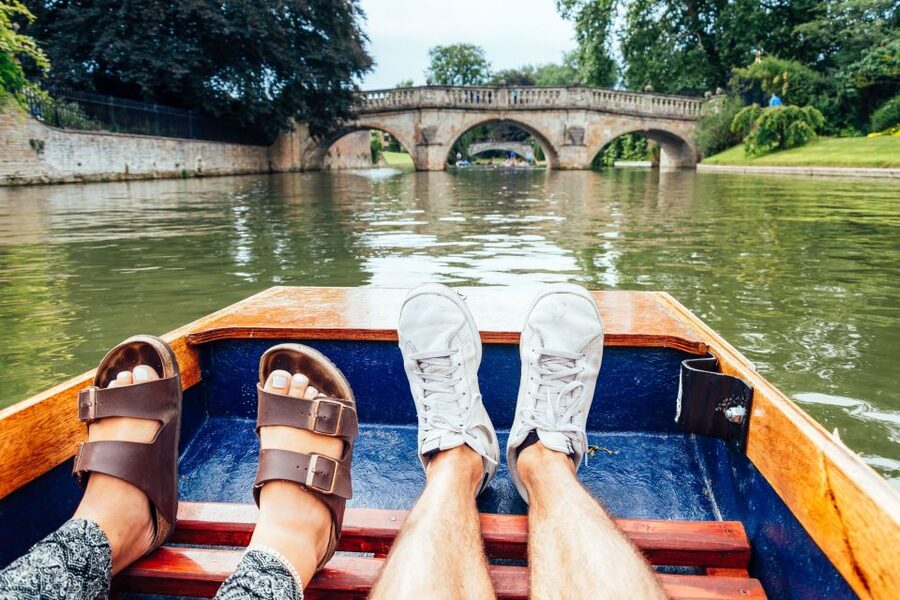 Cambridge: Guided River Cam Punting Tour - Shared ride or private group?