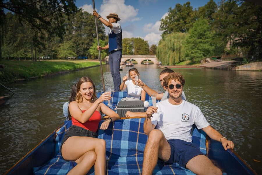 Cambridge: Guided Shared River Punting Tour - Clare College Gardens and the Mathematical Bridge