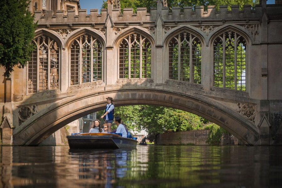 Cambridge: Guided Shared River Punting Tour - What the guide adds to the ride