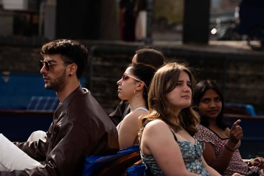 Cambridge University: Guided Punting Tour on the River Cam - What the guide adds to the experience