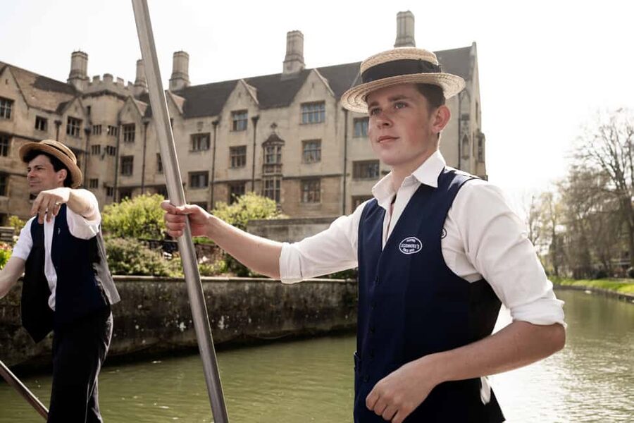 Cambridge University: Guided Punting Tour on the River Cam - Wren Library and the college views beyond