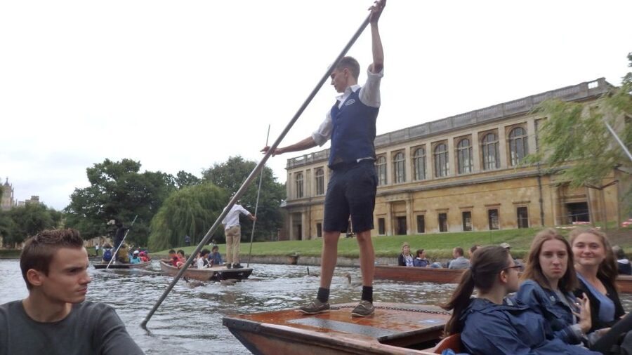 Cambridge University: Guided Punting Tour on the River Cam - Kitchen Bridge, St John’s College, and the Bridge of Sighs