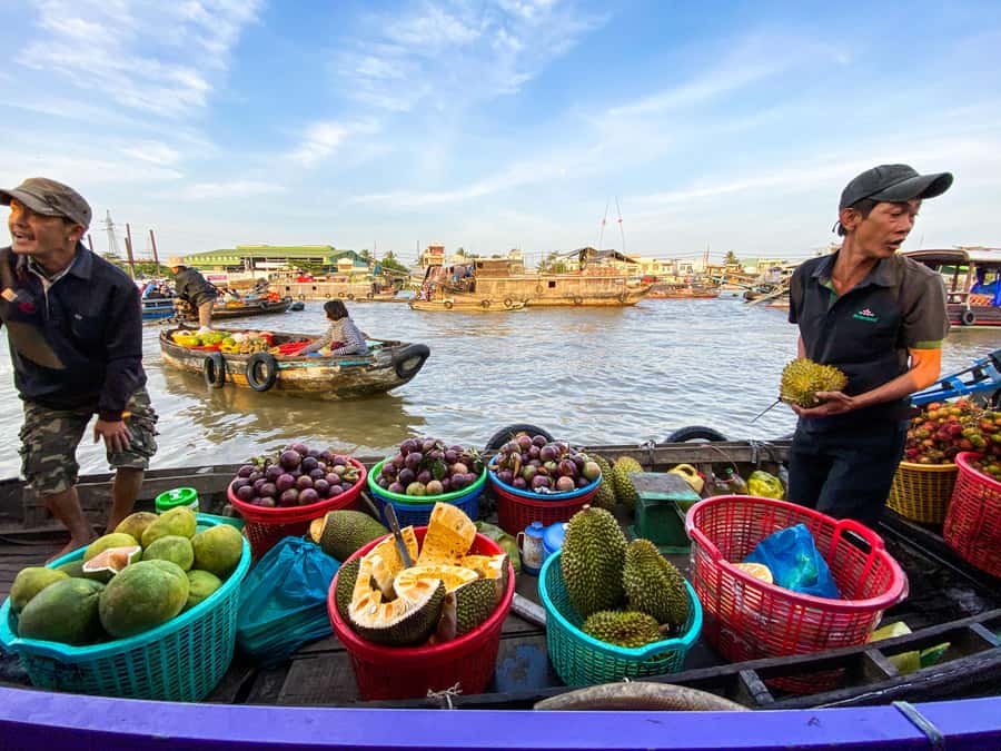 Can Tho: A Real Mekong Tour, Floating Market, Cacao & Life's - A second boat and a taste of river life