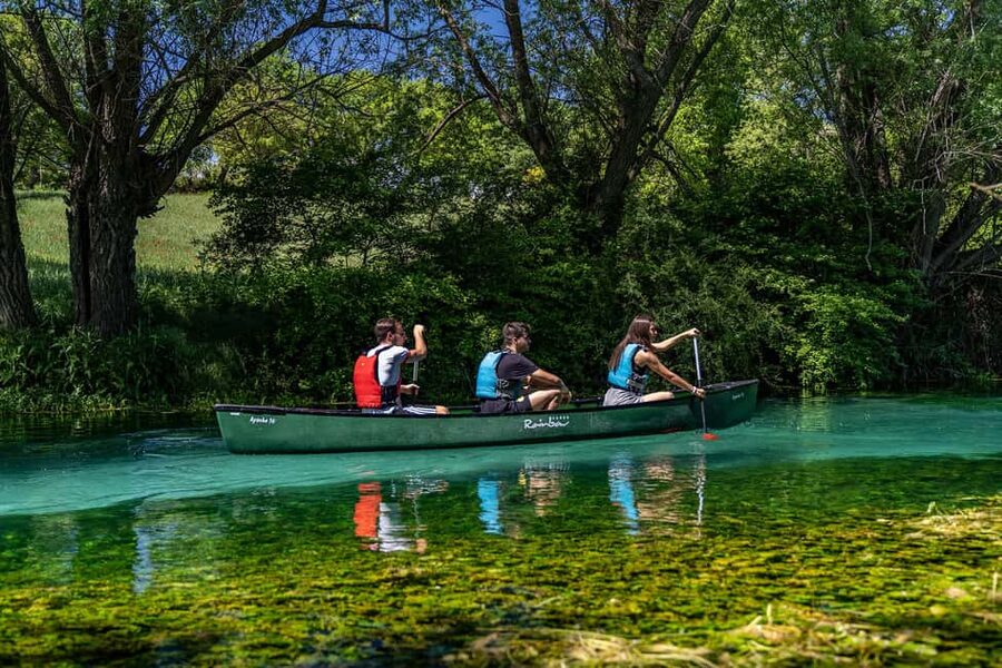 Capestrano: Canadian Canoe Excursion on the Tirino River - Meeting at Valle del Tirino and preparing to paddle