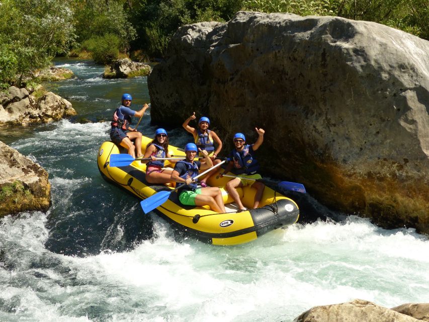 Cetina River: Rafting and Cliff Jumping Tour - The safety briefing and first paddle strokes
