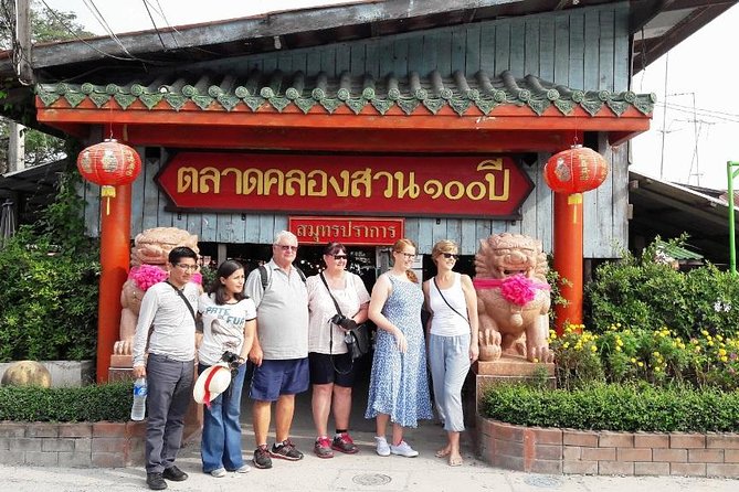 Chachoengsao Day Trip Including Bang Pakong River Cruise from Bangkok - The giant Ganesh statues at Wat Saman Rattanaram