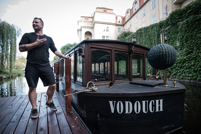 Charles Bridge: River Boat Cruise & Guided Tour ️with PragueWay - Starting in Lesser Town at Mostecká 4