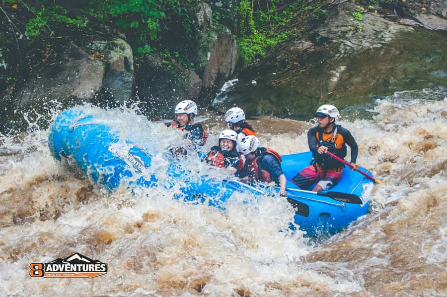 Chiang Mai: Mae Taeng River White Water Rafting - Taking on Class III and IV rapids