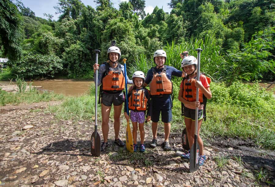 Chiang Mai: Mae Taeng River White Water Rafting - Quiet water, jungle views, and the second river section