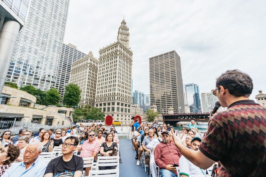 Chicago: 1.5-Hour Lake and River Architecture Cruise - Merchandise Mart and the Main River Branch