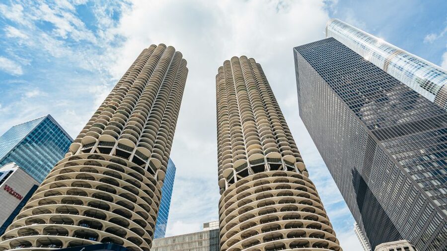 Chicago: 45-Minute Family-Friendly Architecture River Cruise - Choosing between the upper deck and climate-controlled cabin