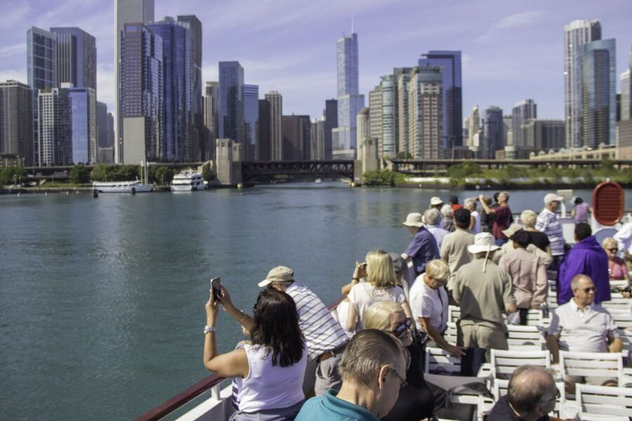 Chicago: 45-Minute Family-Friendly Architecture River Cruise - Why sunset and evening departures work so well
