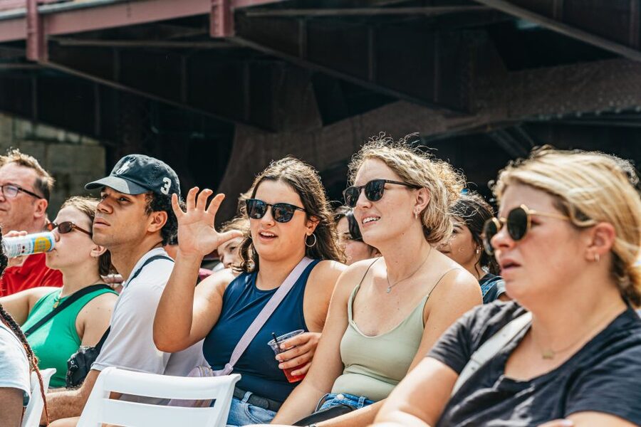 Chicago: 45-Minute Family-Friendly Architecture River Cruise - Finding the dock near the Wrigley Building