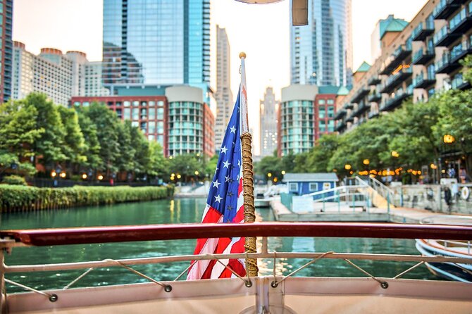 Chicago Architectural River Cruise - Choosing the best seat and timing