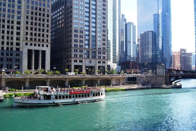 Chicago Architecture Center River Cruise aboard First Lady - Willis Tower and the buildings that made Chicago famous
