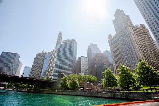 Chicago Architecture River Cruise - Marina City and Aqua