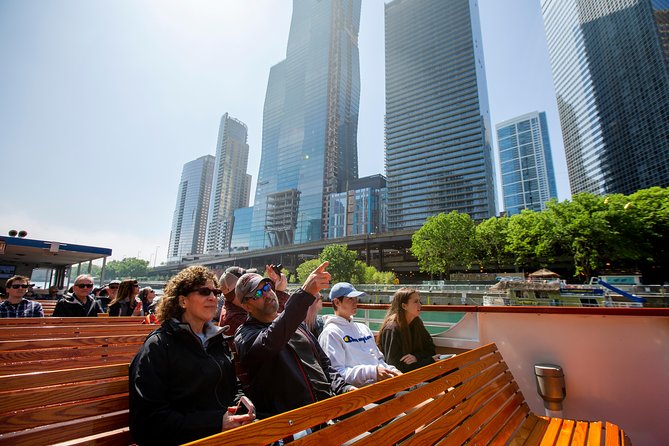 Chicago Architecture River Cruise - Weather, seating, and the cold-weather reality