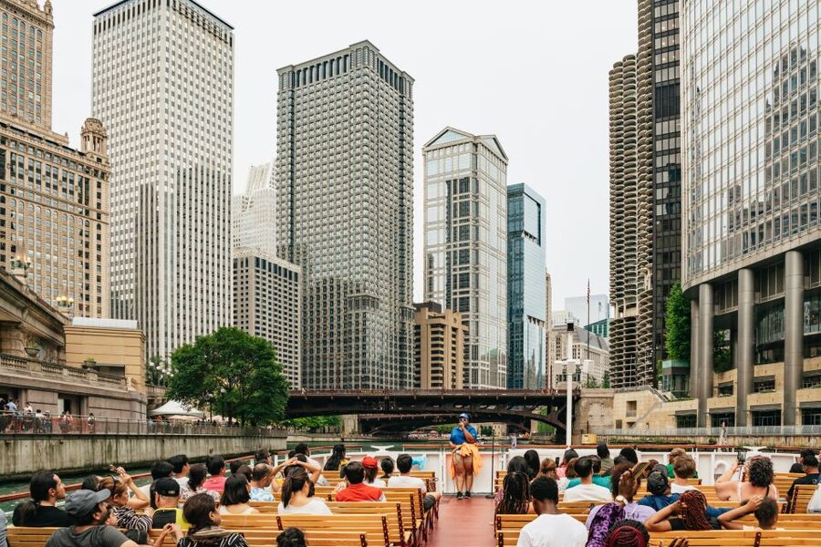 Chicago: Architecture River Cruise Skip-the-Ticket Line - All three branches, with a longer summer route