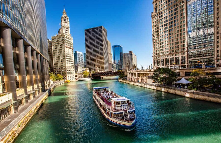 Chicago: Architecture River Tour and Hop-on Hop-off Bus Tour - Why the river cruise should come first