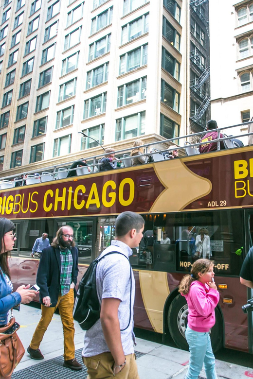 Chicago: Architecture River Tour and Hop-on Hop-off Bus Tour - Millennium Park, Grant Park, and the Art Institute