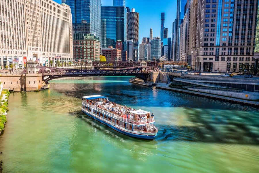 Chicago: Architecture River Tour and Hop-on Hop-off Bus Tour - Navy Pier, the Magnificent Mile, and Tribune Tower