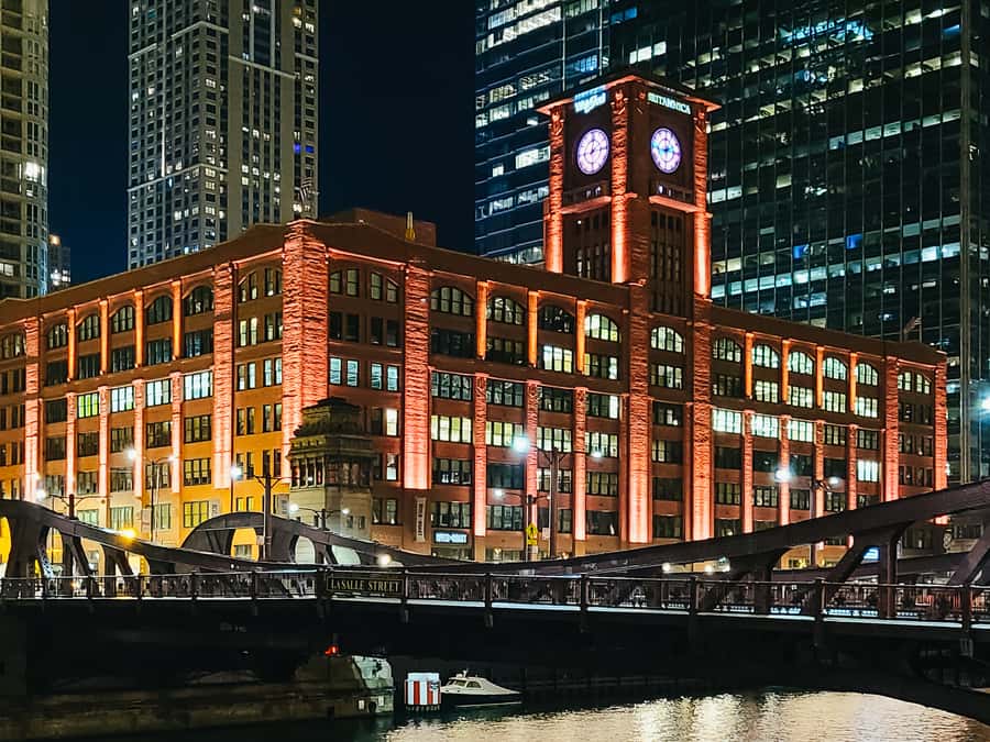 Chicago: Fireworks Cruise with Lake or River Viewing Options - Onboard comfort, drinks, and temperature