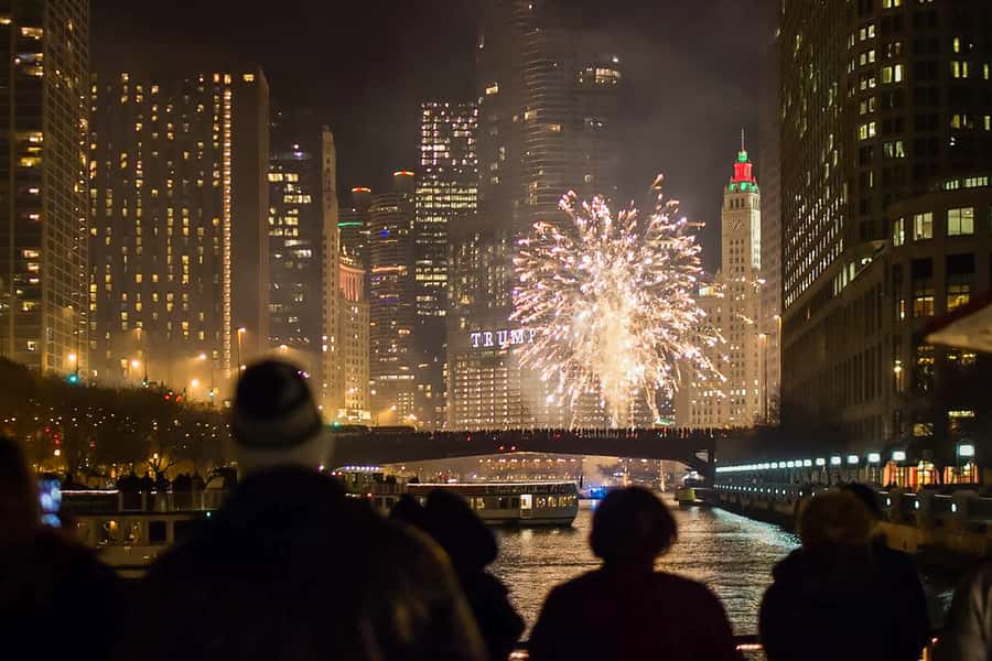 Chicago: Fireworks Cruise with Lake or River Viewing Options - The river cruise: short, simple, and family-friendly