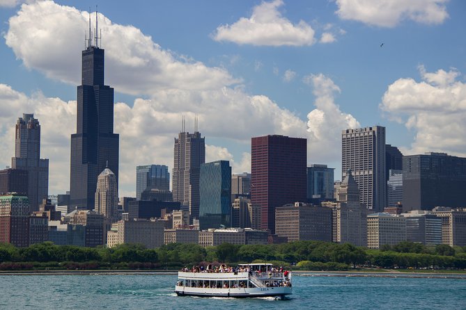 Chicago Lake and River Architecture Tour - Why seeing Chicago from the water matters
