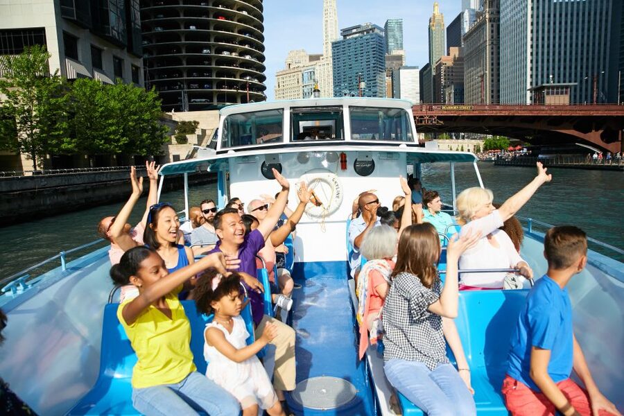 Chicago: Narrated Sightseeing River and Lake Cruise - Chicago’s skyline from the water