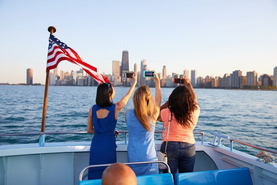 Chicago: Narrated Sightseeing River and Lake Cruise - Choosing your seat and timing
