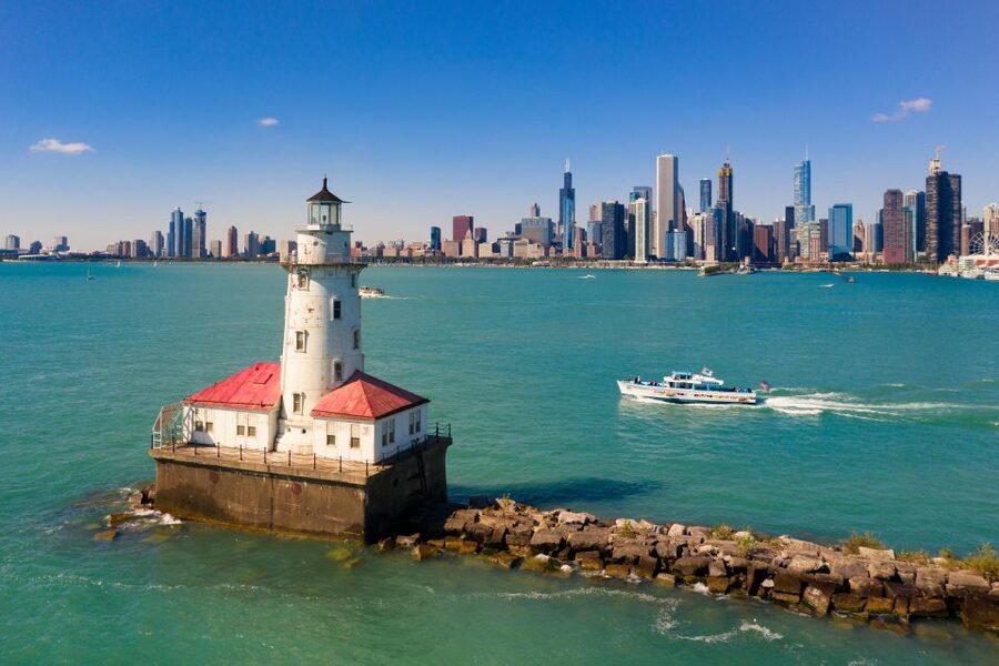 Chicago: Narrated Sightseeing River and Lake Cruise - The river section and its famous buildings