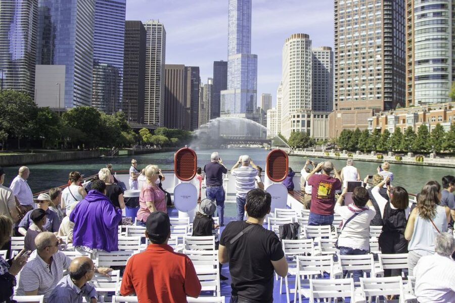 Chicago River: 1.5-Hour Guided Architecture Cruise - What the onboard service adds