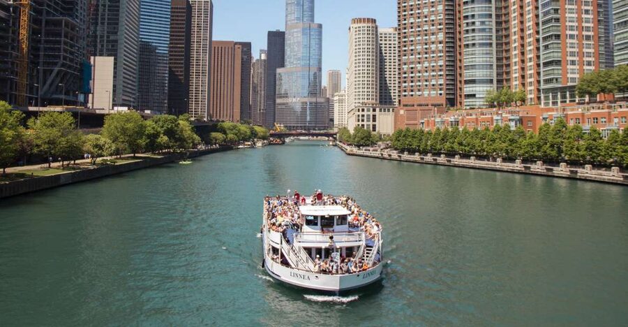 Chicago River: 1.5-Hour Guided Architecture Cruise - Marina City and the circular towers