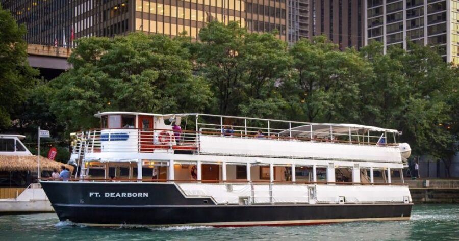 Chicago River: 1.5-Hour Guided Architecture Riverboat Tour - Why the Chicago River is the right classroom