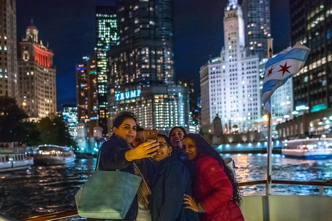 Chicago River 45-Minute Architecture Tour from Magnificent Mile - The Chicago River and Riverwalk
