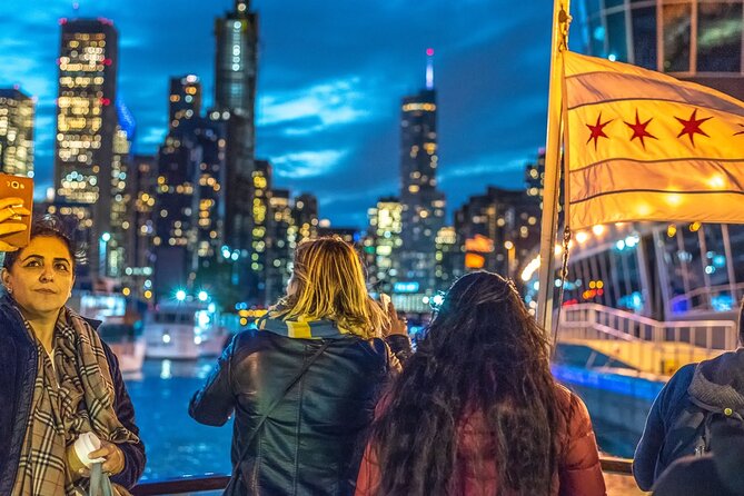 Chicago River 45-Minute Architecture Tour from Magnificent Mile - The Michigan Avenue Bridge and Wrigley Building